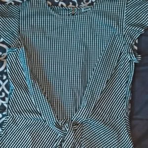 This is a good wemons shirt for outing  events